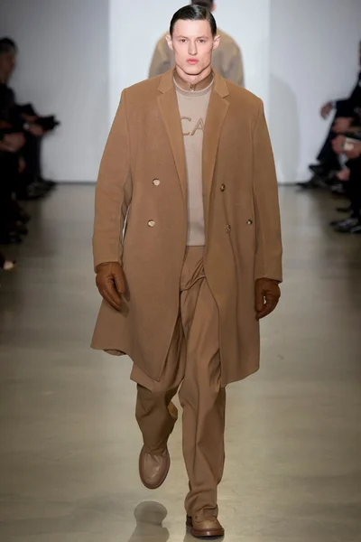Look 18